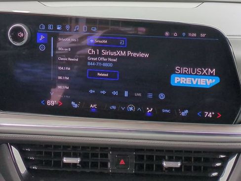 Used 2025 Chevrolet Suburban LT AWD/4WD image 20