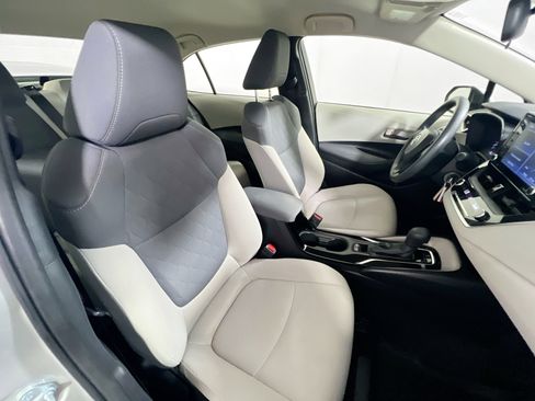 Used 2022 Toyota Corolla LE FWD image 30