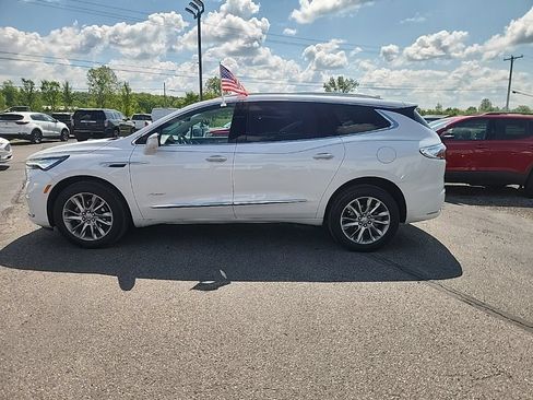 Used 2023 Buick Enclave Avenir w/ Avenir Technology Package FWD image 7