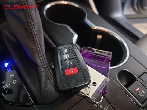 Used 2020 Toyota Highlander XLE w/ Protection Package #3 image 23