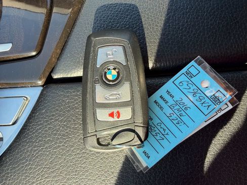 Used 2016 BMW 528i xDrive Sedan AWD/4WD image 28