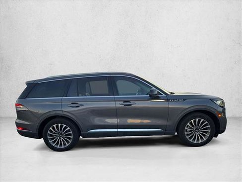 Used 2023 Lincoln Aviator Reserve RWD image 4