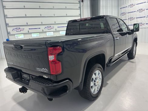 Used 2024 Chevrolet Silverado 2500 High Country w/ High Country Premium Package AWD/4WD image 8