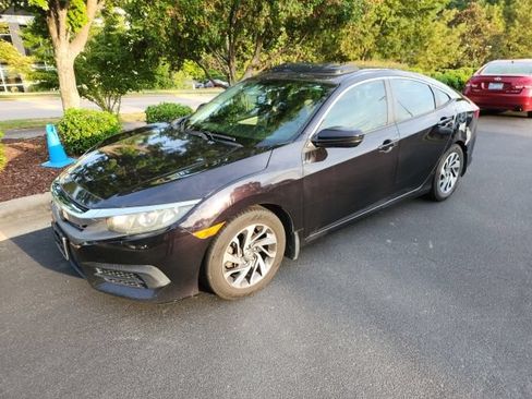 Used 2016 Honda Civic EX image 2