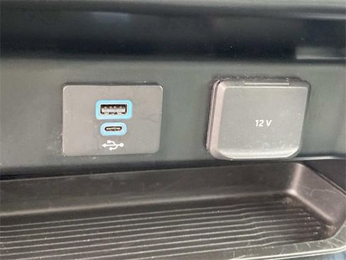 Used 2025 Ford F250 XLT image 32