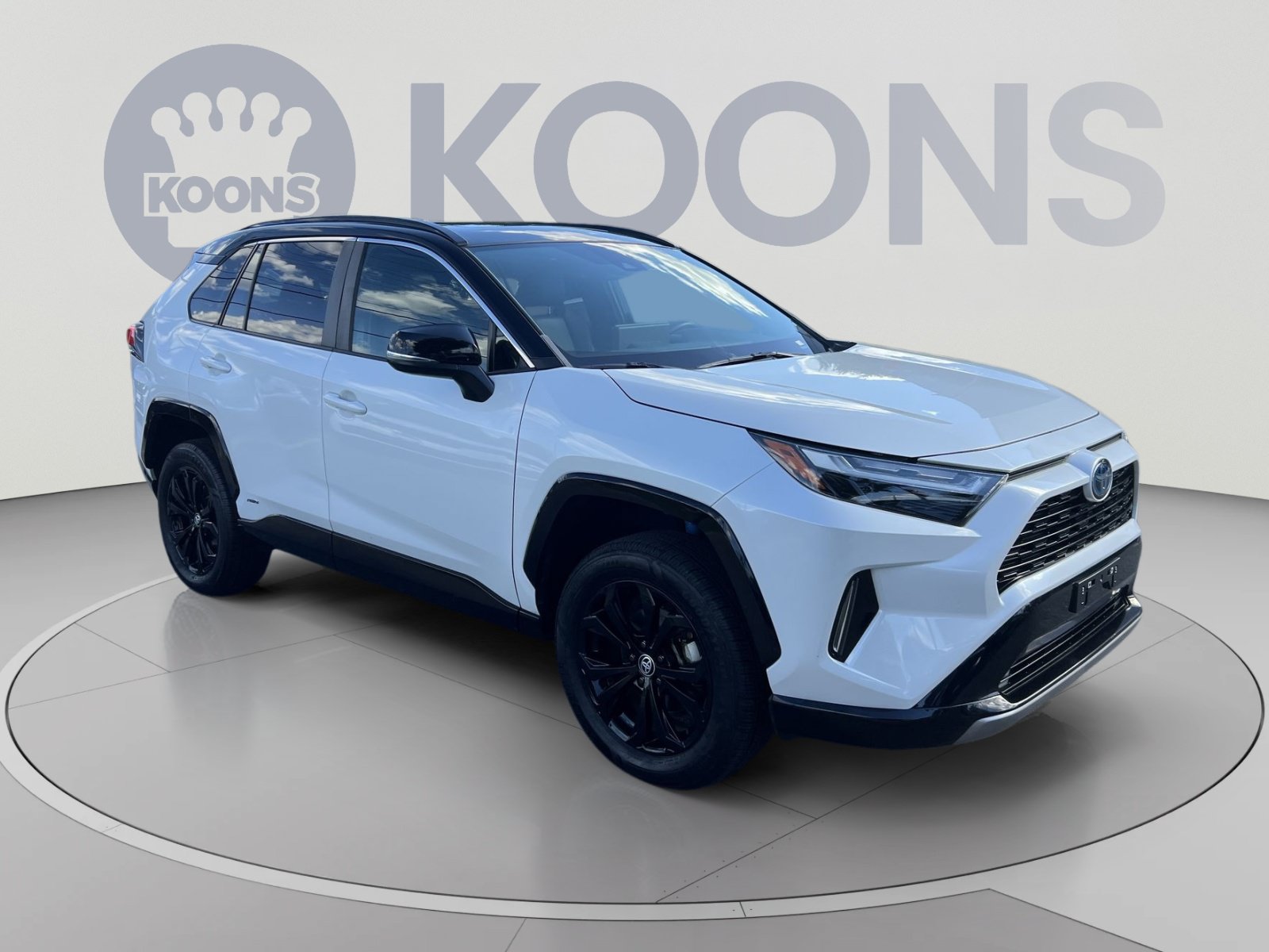 Used 2023 Toyota RAV4 XSE AWD/4WD image 10