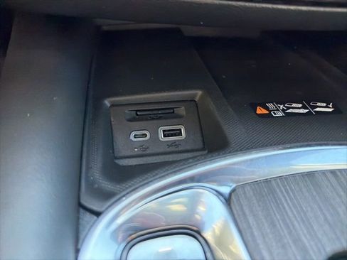 Used 2024 Buick Enclave Avenir AWD/4WD image 29