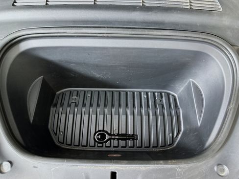 Used 2022 Tesla Model Y Performance AWD/4WD image 32