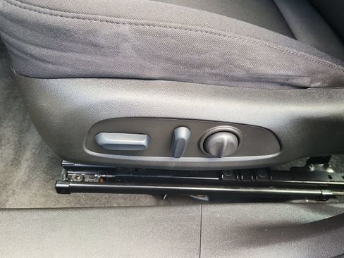 Used 2025 Chevrolet Malibu LT FWD image 8