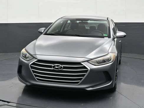 Used 2017 Hyundai Elantra SE FWD image 8