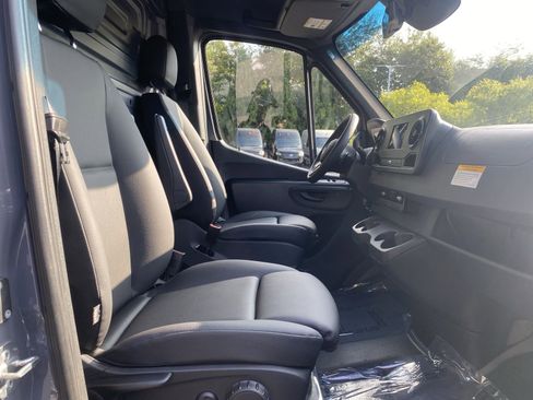 New 2024 Mercedes-Benz Sprinter 2500 image 42