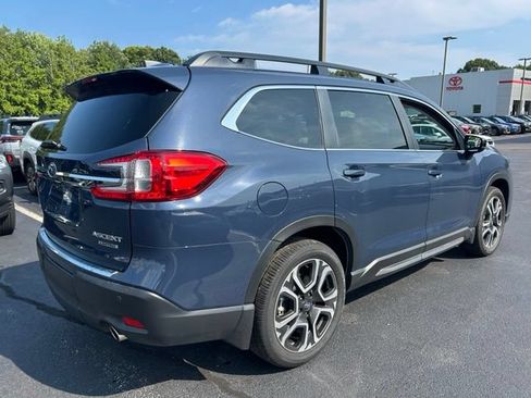 Used 2025 Subaru Ascent Limited w/ Popular Package #1 AWD/4WD image 4