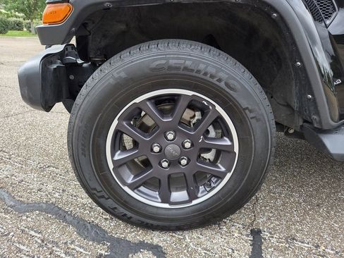 Used 2023 Jeep Gladiator Overland AWD/4WD image 37