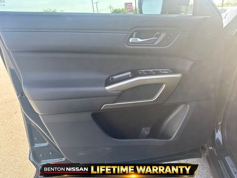 Used 2025 Nissan Pathfinder Platinum w/ Cargo Package image 12