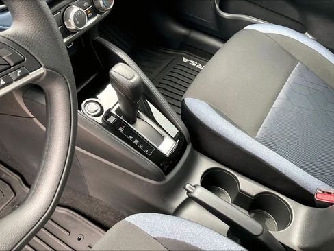 Used 2025 Nissan Versa SV w/ Trunk Package FWD image 18