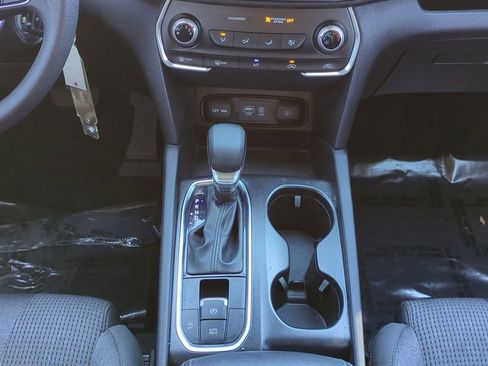 Used 2019 Hyundai Santa Fe SE image 19