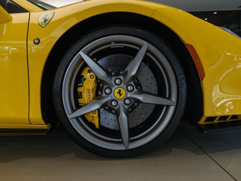 Used 2023 Ferrari F8 Tributo RWD image 32