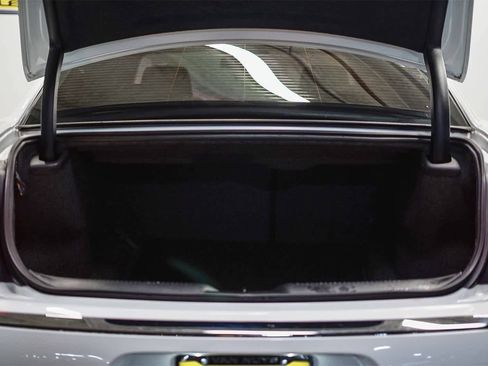 Used 2019 Chrysler 300 Limited image 27