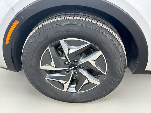 Used 2022 Kia Sorento S AWD/4WD image 32