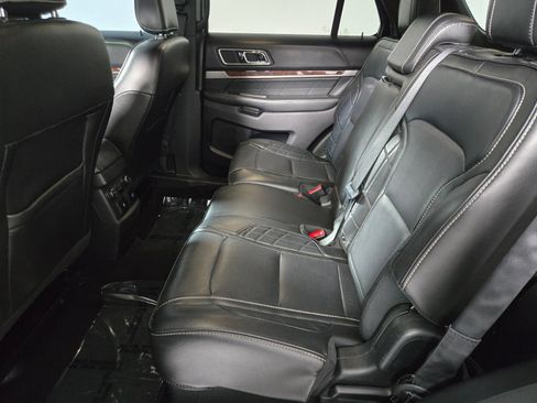 Used 2018 Ford Explorer Platinum AWD/4WD image 5