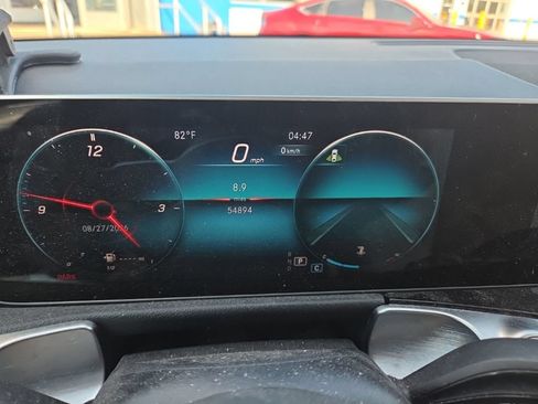 Used 2021 Mercedes-Benz GLB 250 4MATIC image 17