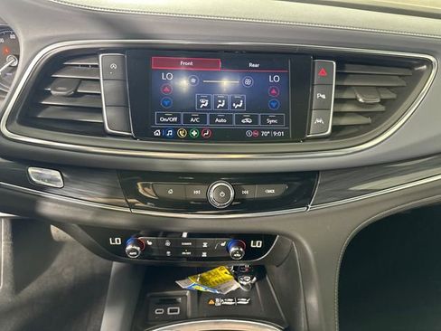Used 2023 Buick Enclave Essence image 21
