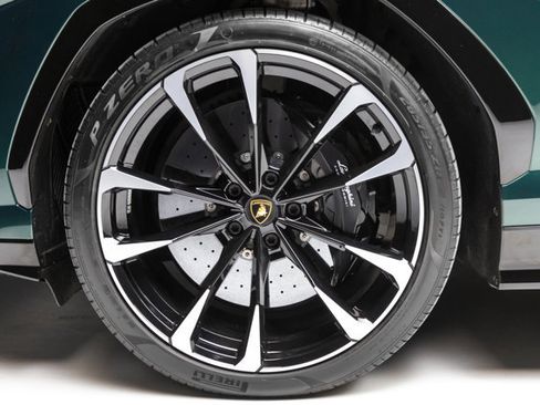 Used 2021 Lamborghini Urus image 5