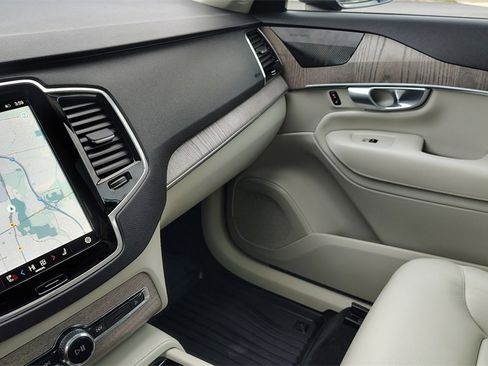 Certified 2024 Volvo XC90 T8 Plus w/ Protection Package Premier image 25