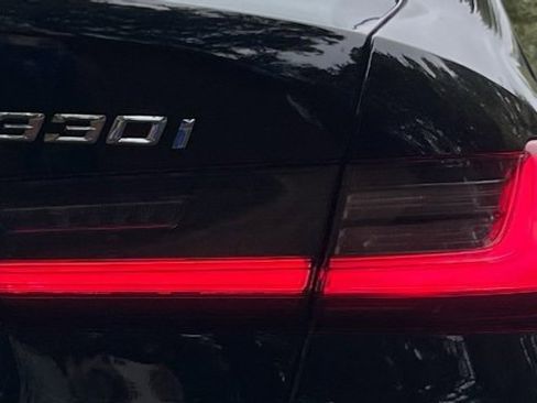 Used 2021 BMW 330i Sedan w/ Convenience Package image 9