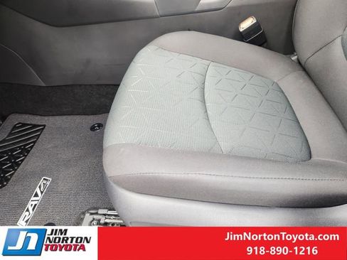 Used 2025 Toyota RAV4 XLE w/ Convenience Package image 26