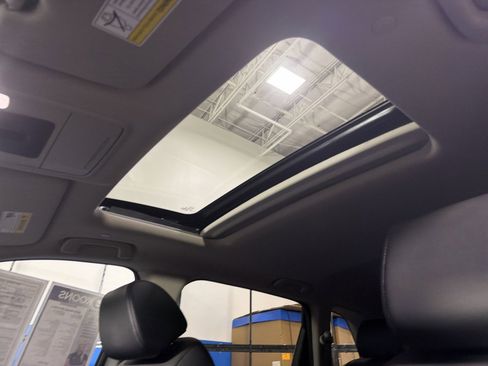 Used 2025 Honda CR-V EX-L image 31