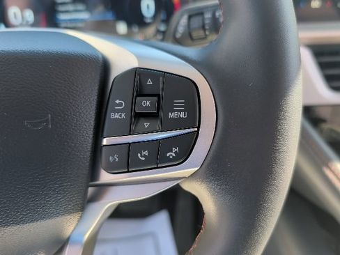 Used 2025 Ford Explorer Active image 25