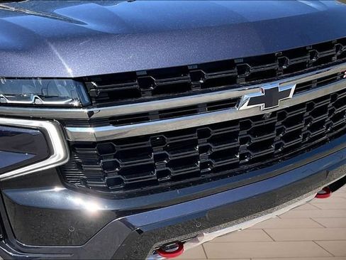 Used 2022 Chevrolet Tahoe Z71 w/ Luxury Package AWD/4WD image 29
