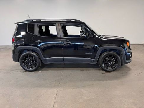 Used 2019 Jeep Renegade Altitude w/ Quick Order Package 2XM image 2
