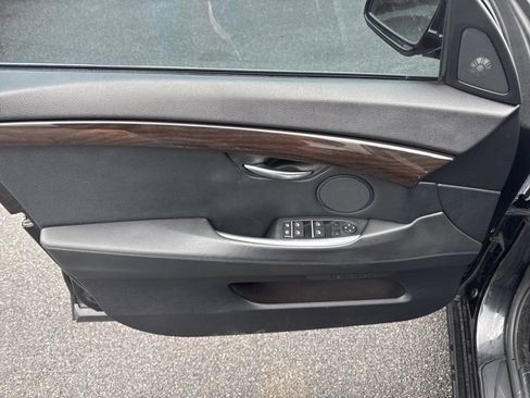 Used 2013 BMW 550i Gran Turismo image 17