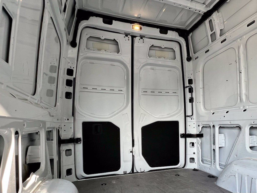 Used 2025 Mercedes-Benz Sprinter 2500 image 33