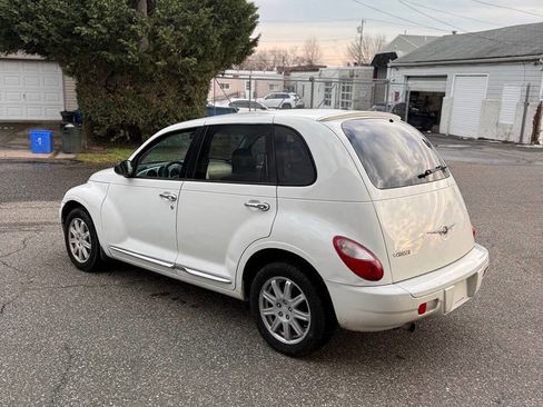 Used 2010 Chrysler PT Cruiser Base 4dr Wagon image 4