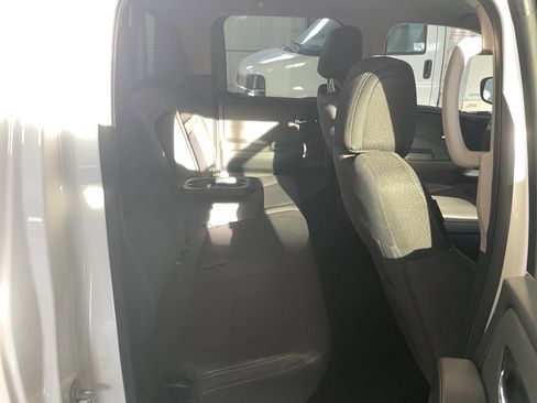 Used 2024 Nissan Frontier SV w/ Hardbody Edition image 24