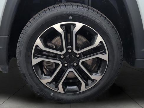 Used 2023 Jeep Compass Limited AWD/4WD image 3