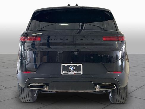 Used 2025 Land Rover Range Rover Sport SE AWD/4WD image 4