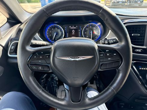 Used 2019 Chrysler Pacifica Touring Plus w/ S Appearance Package FWD image 23