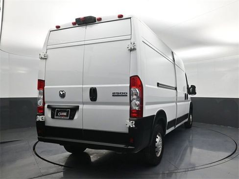 Used 2023 RAM ProMaster 2500 w/ Driver Convenience Group image 7