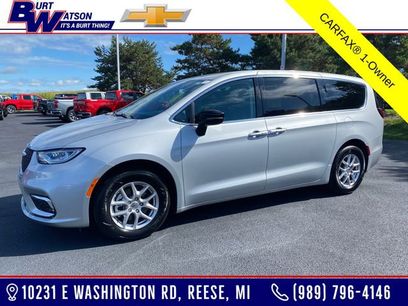 Used 2024 Chrysler Pacifica Touring-L