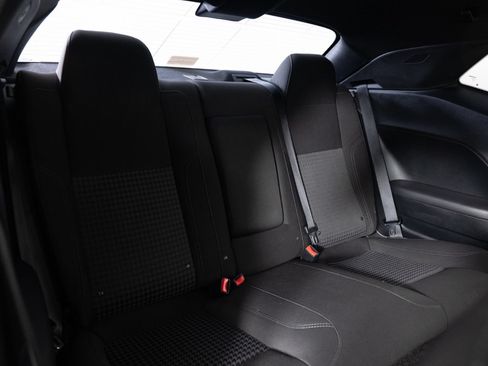 Used 2018 Dodge Challenger SXT RWD image 18