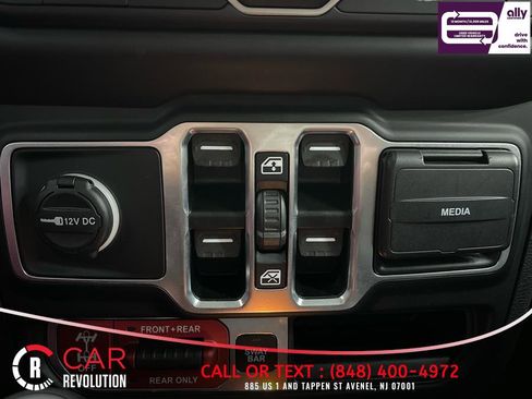 Used 2023 Jeep Wrangler Unlimited Rubicon 4xe AWD/4WD image 25