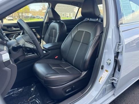 Used 2024 Nissan Altima 2.5 SR AWD/4WD image 11