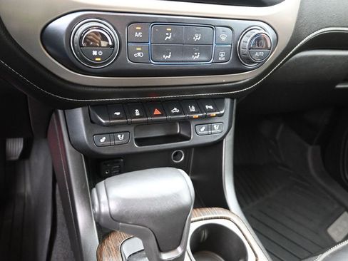 Used 2019 GMC Canyon Denali image 18