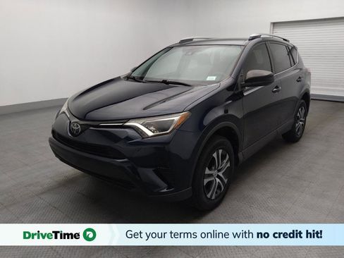 Used 2018 Toyota RAV4 LE FWD image 1