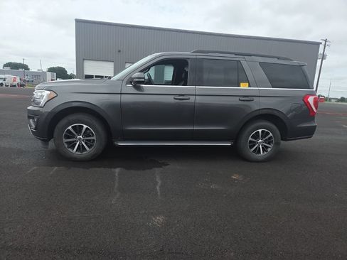 Used 2020 Ford Expedition XLT w/ Equipment Group 202A RWD image 4
