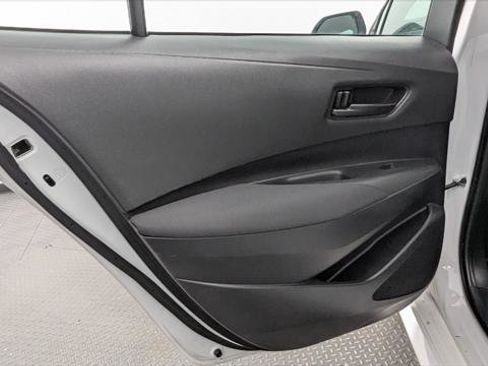 Used 2022 Toyota Corolla LE FWD image 16